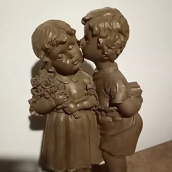 Vintage Faux Bronze Wood Carved Garden Statue 1970-80's Boy & Girl Kissing - Picture 2 of 7